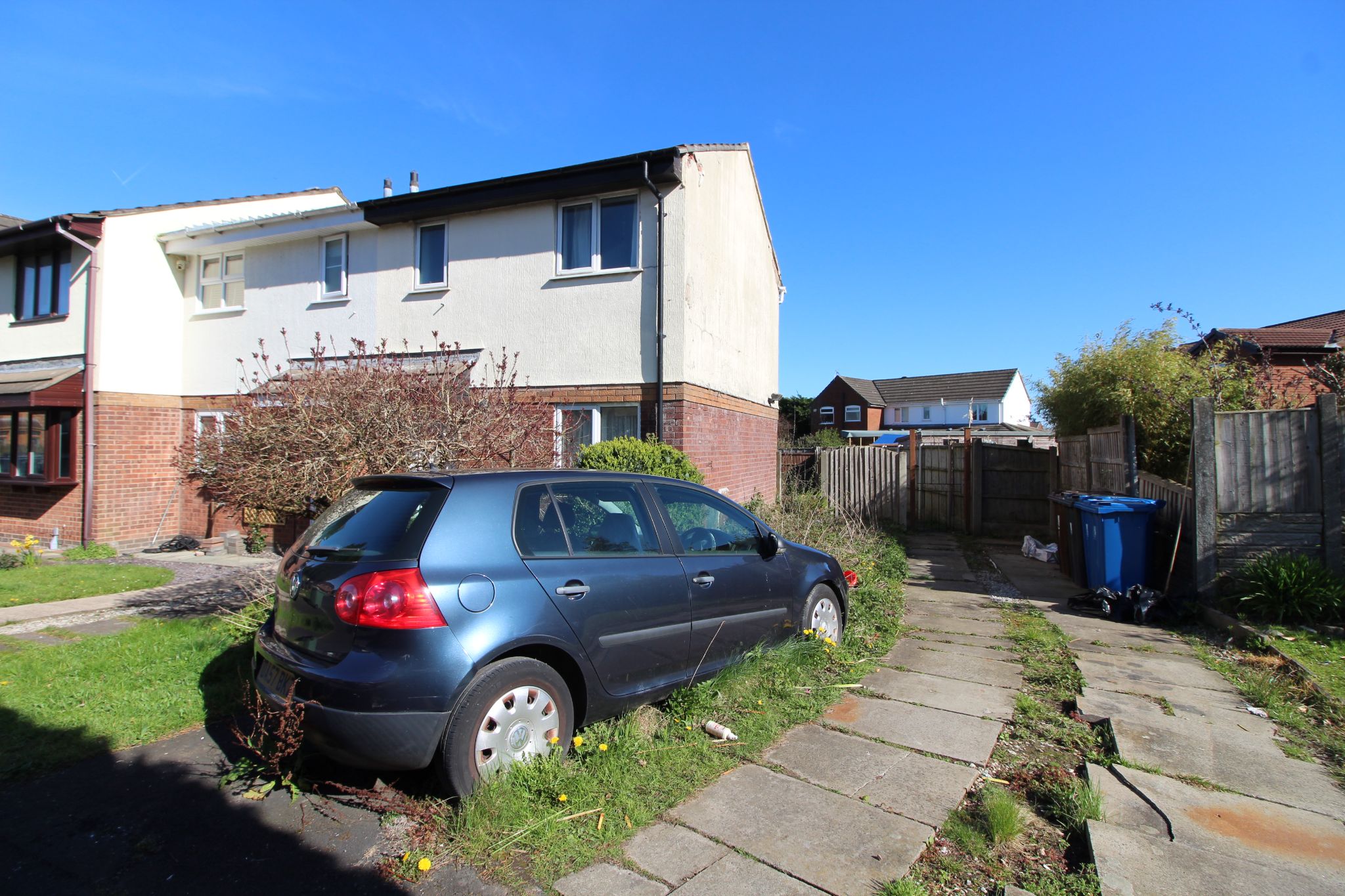 2 bedroom end terraced house For Sale in Wigan - Property photograph.