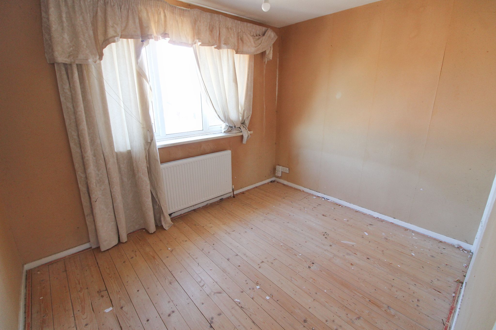 2 bedroom end terraced house For Sale in Wigan - Photograph 7.