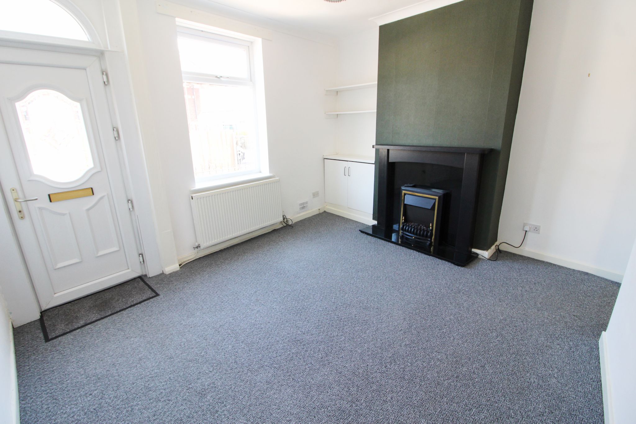2 bedroom end terraced house To Let in Wigan - Property photograph.