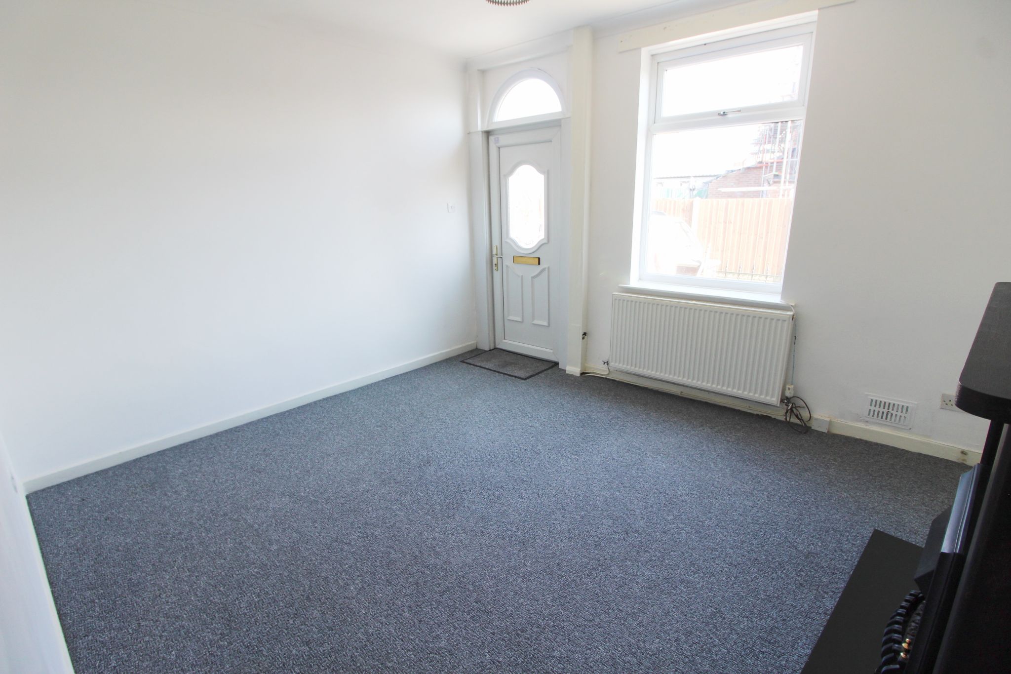 2 bedroom end terraced house To Let in Wigan - Property photograph.