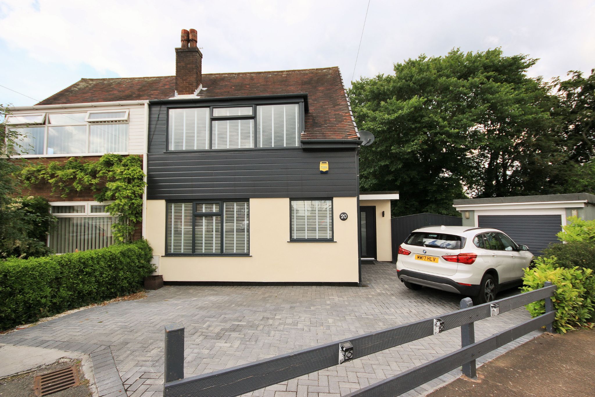 3 Bed Semi-detached House For Sale - Photograph 1