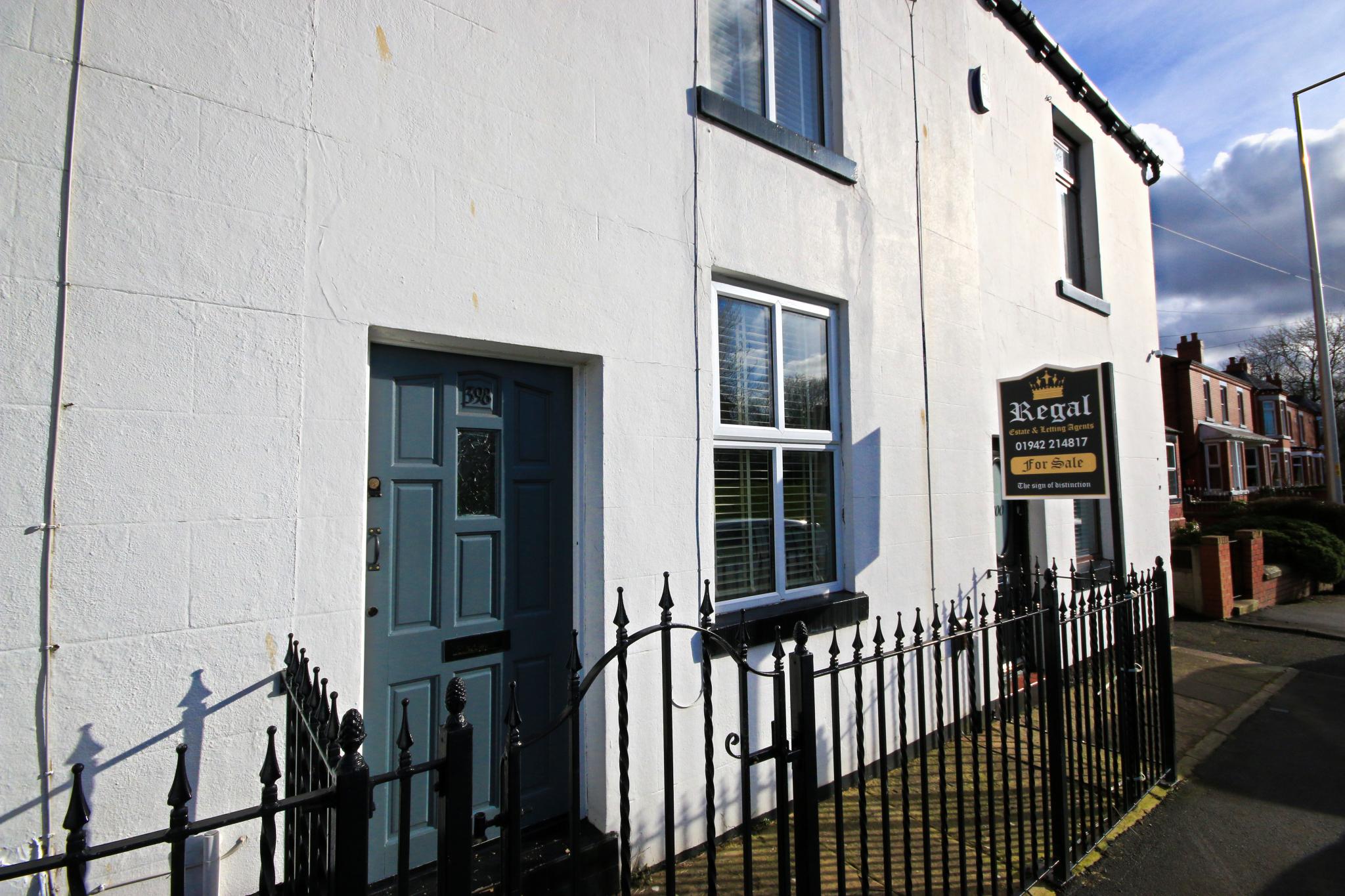 2 Bed Cottage House For Sale - Photograph 1