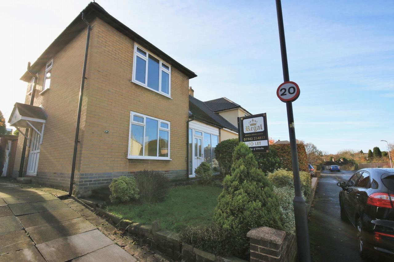 3 Bed Semi-detached House To Rent - Photograph 1