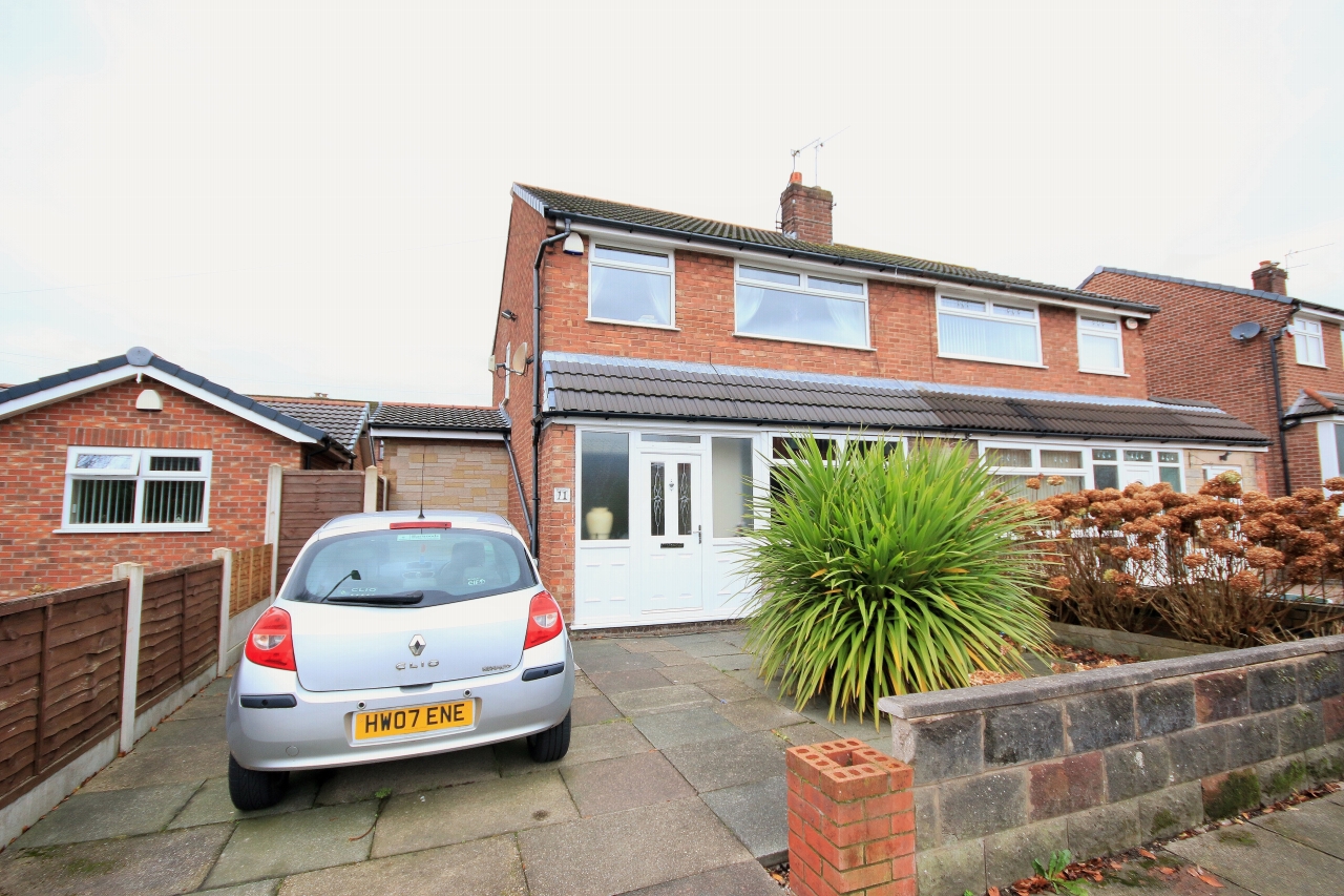 3 bedroom barn conversion house Let in Wigan - Photograph 1.