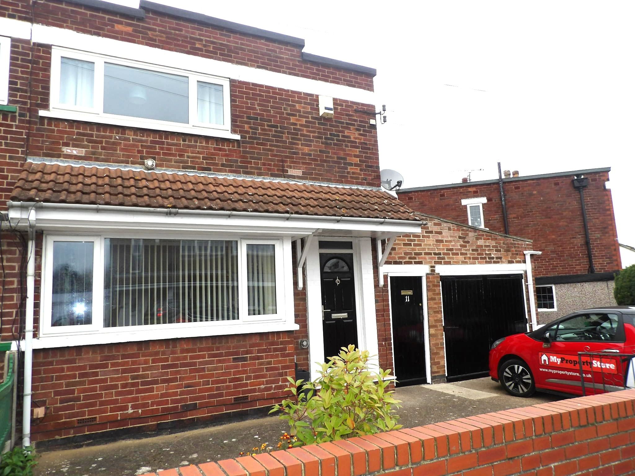 2 bedroom semi-detached house To Let in Doncaster - Photograph 1.