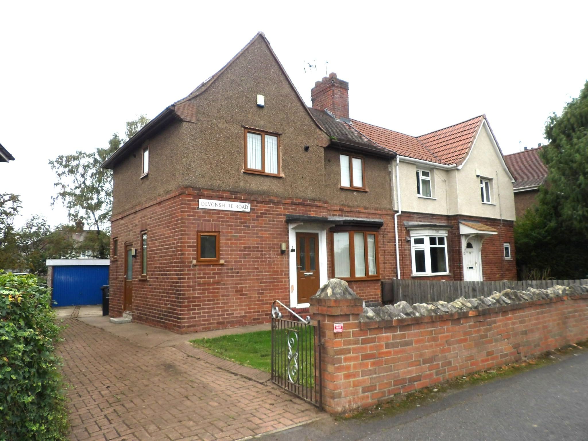 3 bedroom semi-detached house To Let in Doncaster - Photograph 1.