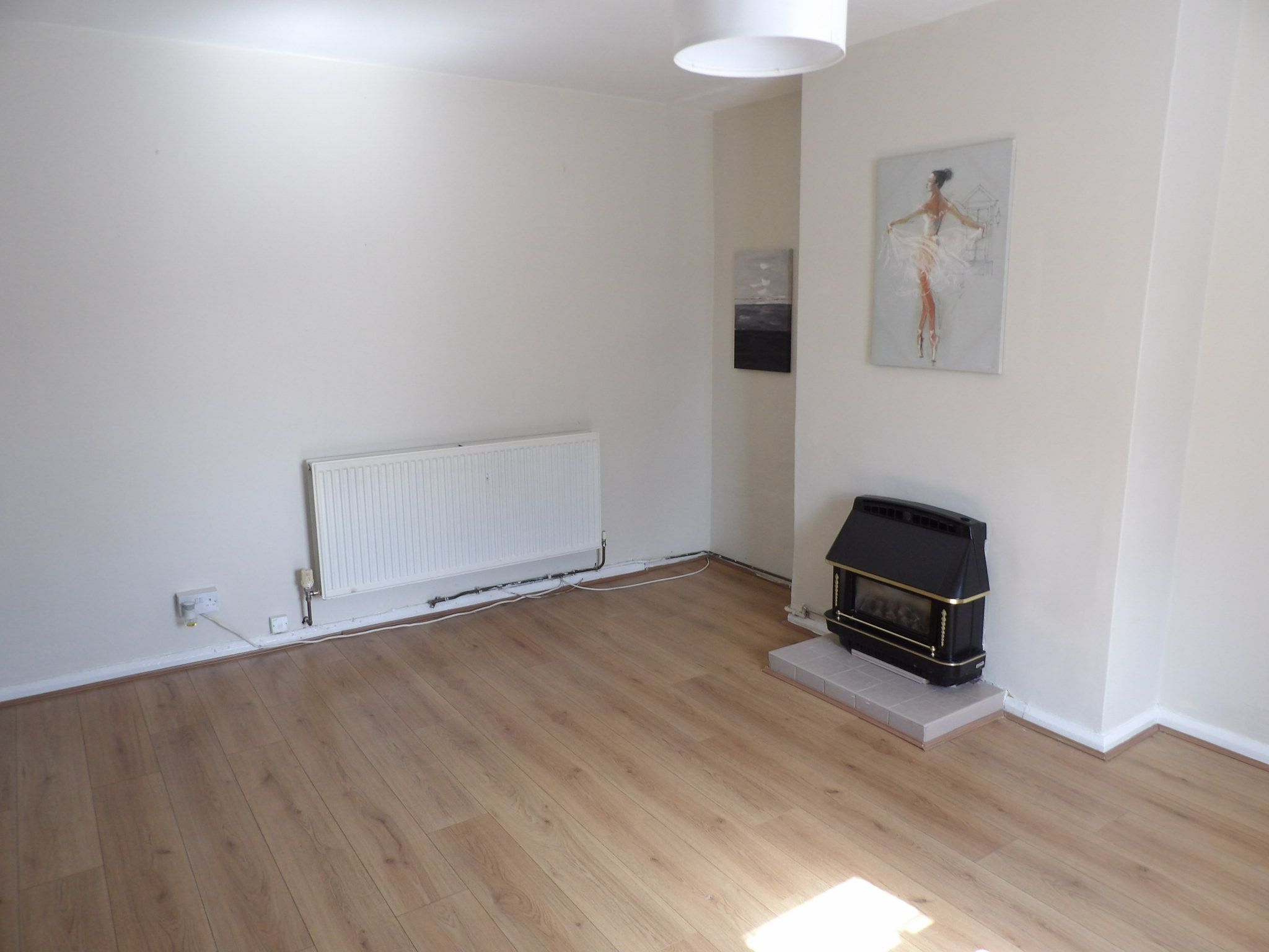 3 bedroom semi-detached house To Let in Doncaster - Property photograph.