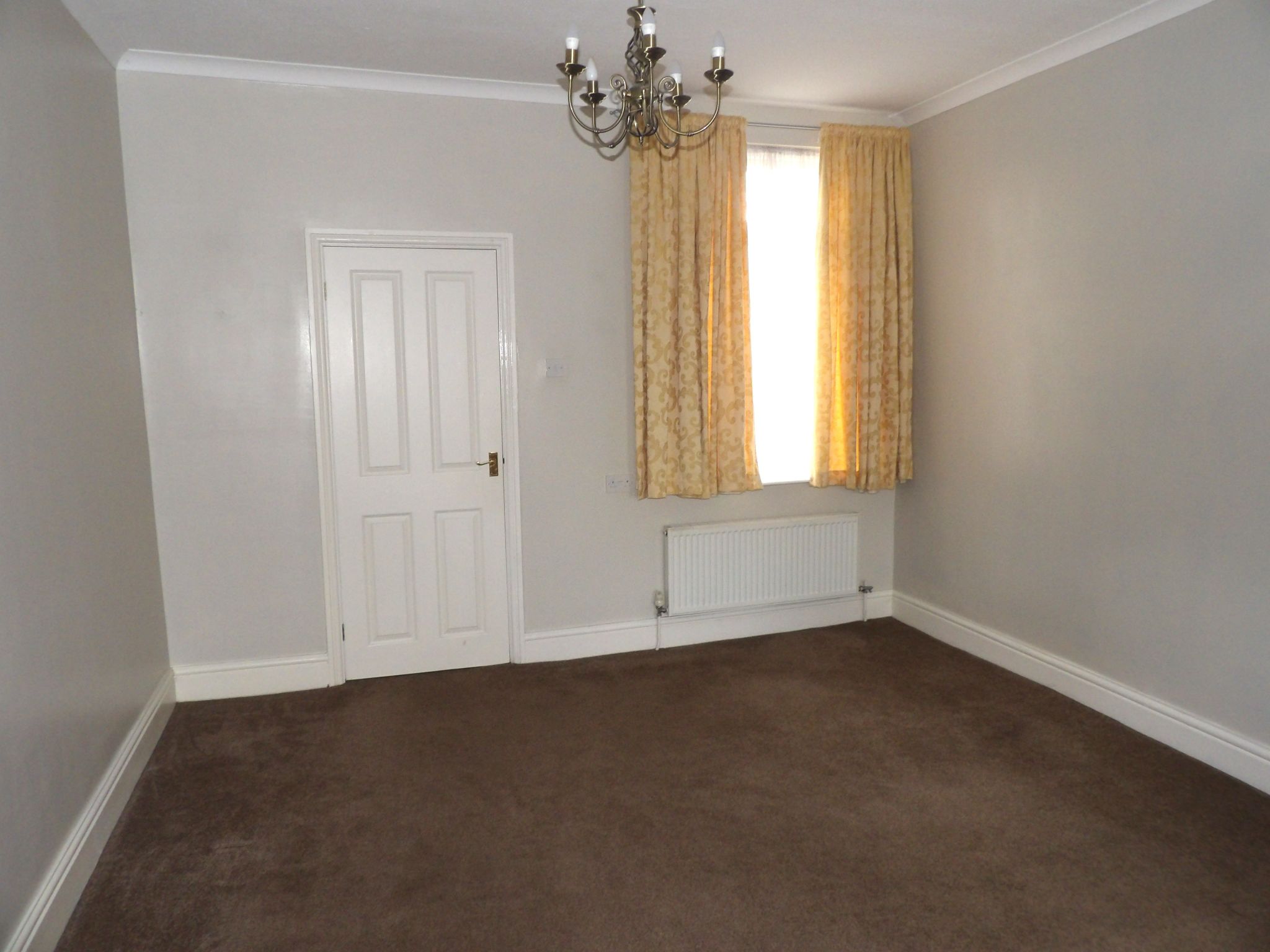 2 bedroom mid terraced house To Let in Doncaster - Property photograph.