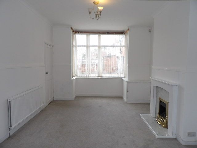 2 bedroom mid terraced house To Let in Doncaster - Property photograph.