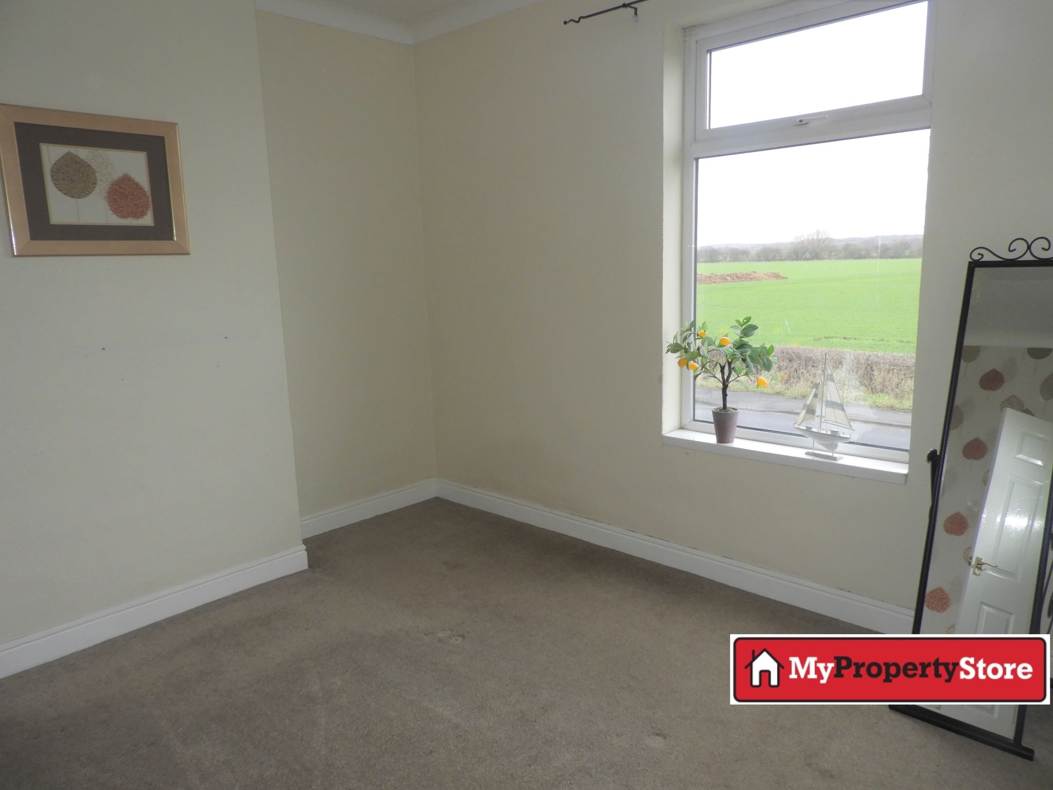 2 bedroom mid terraced house Let Agreed in Doncaster - Photograph 5.