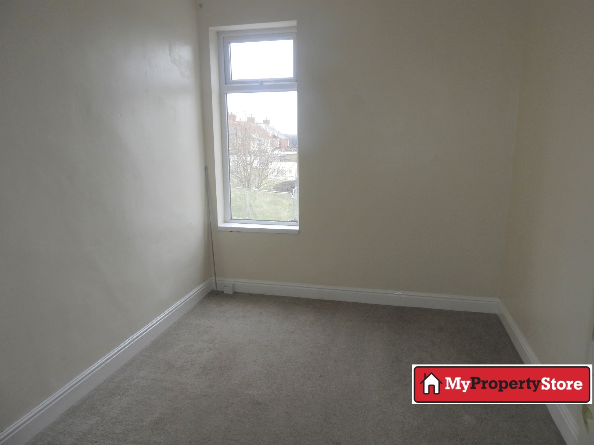 2 bedroom mid terraced house Let Agreed in Doncaster - Photograph 6.