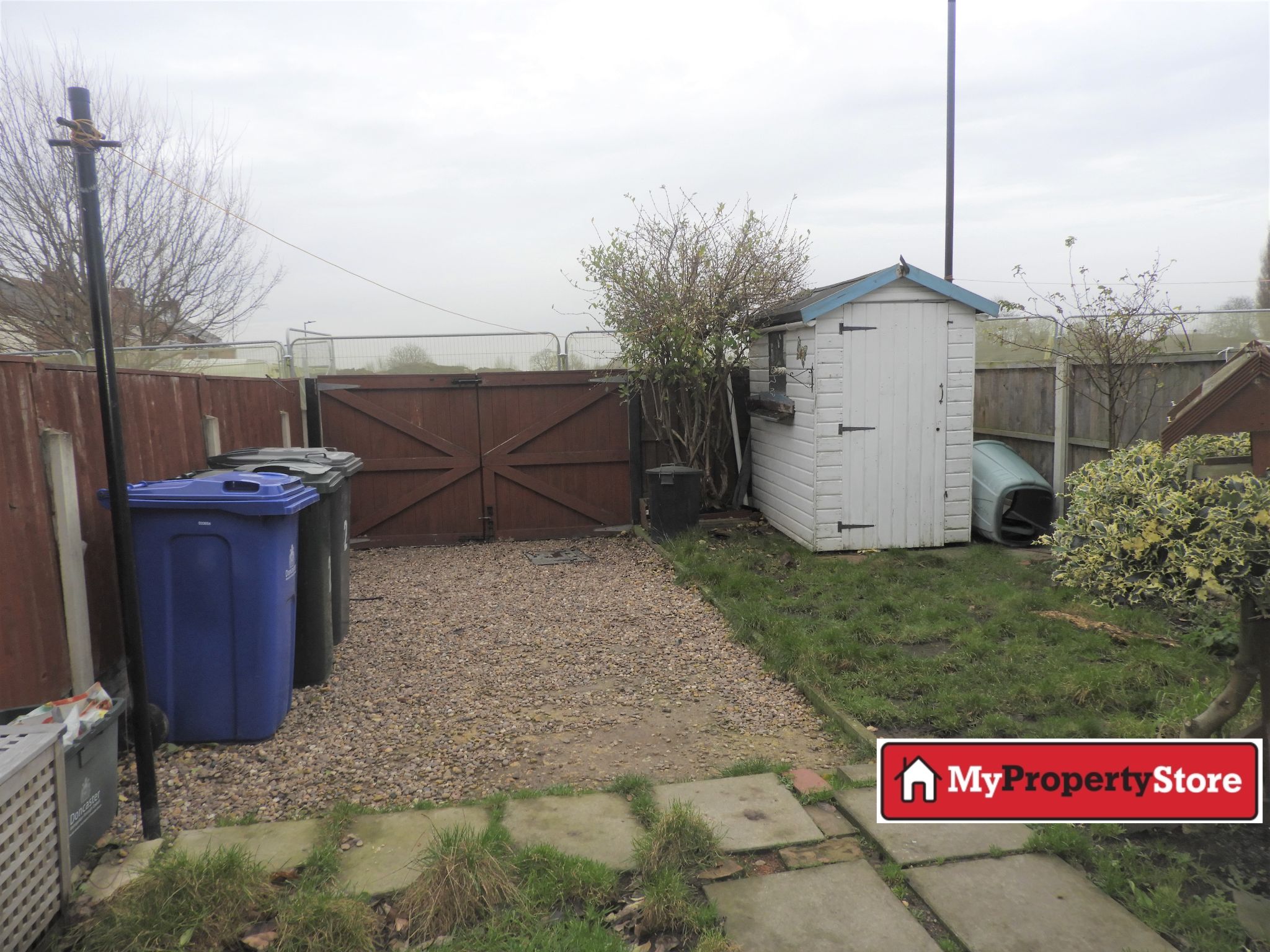 2 bedroom mid terraced house Let Agreed in Doncaster - Photograph 8.