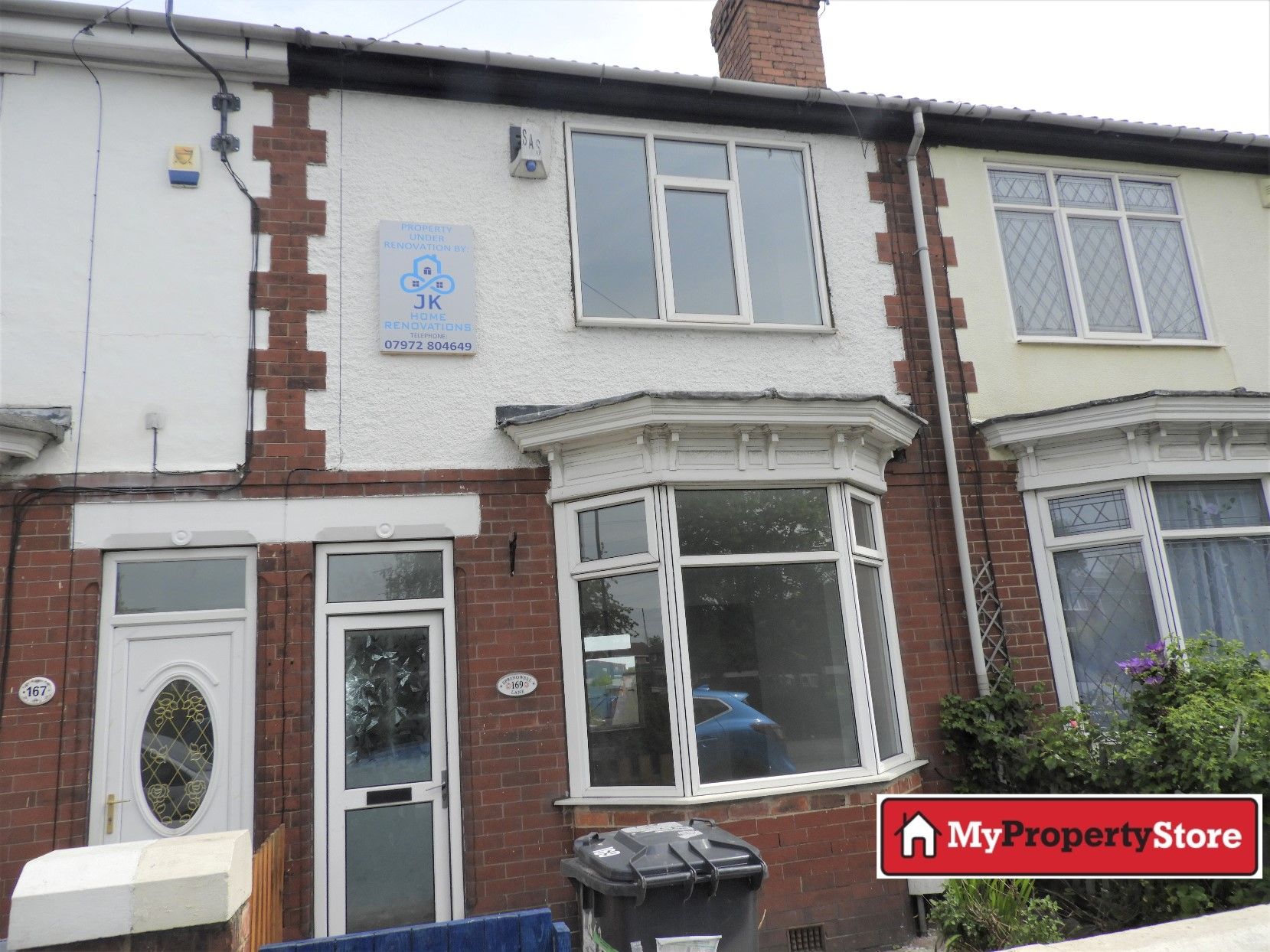 3 bedroom mid terraced house Let Agreed in Doncaster - Photograph 1.