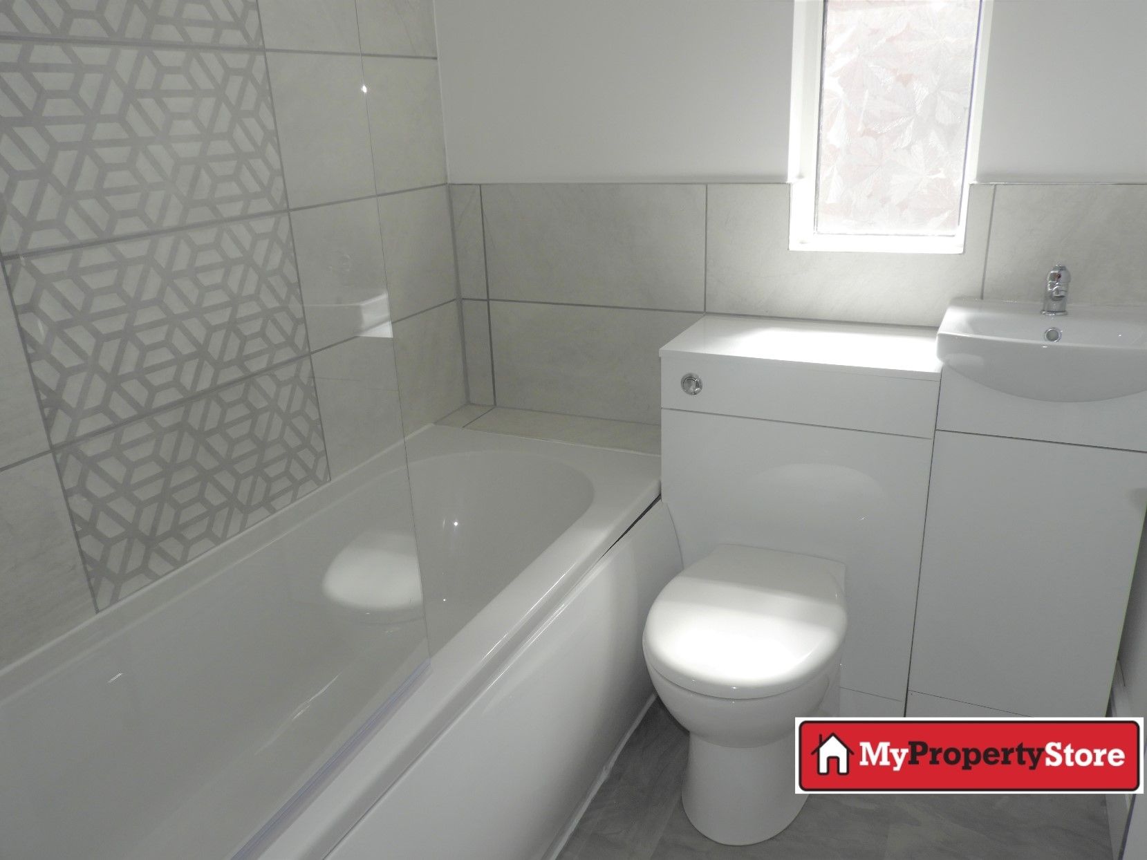 3 bedroom mid terraced house Let Agreed in Doncaster - Photograph 11.