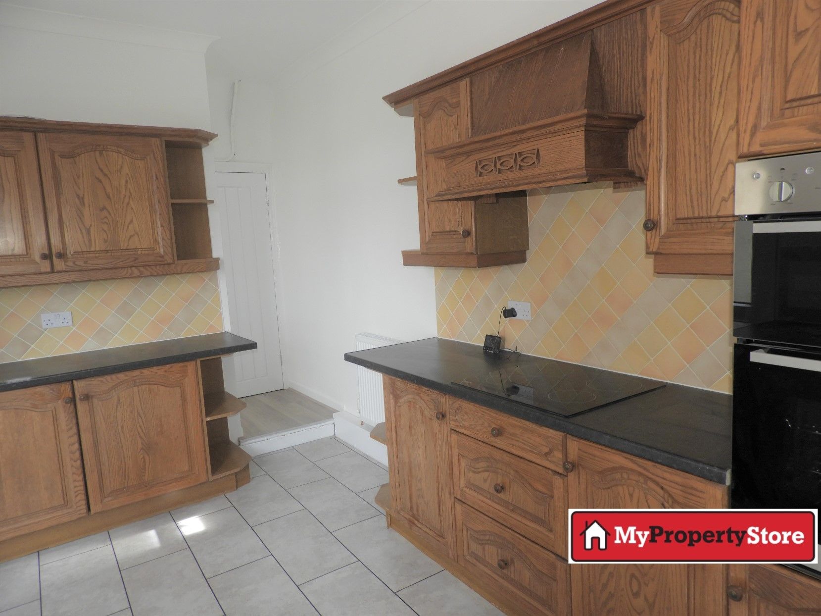 3 bedroom mid terraced house Let Agreed in Doncaster - Photograph 6.