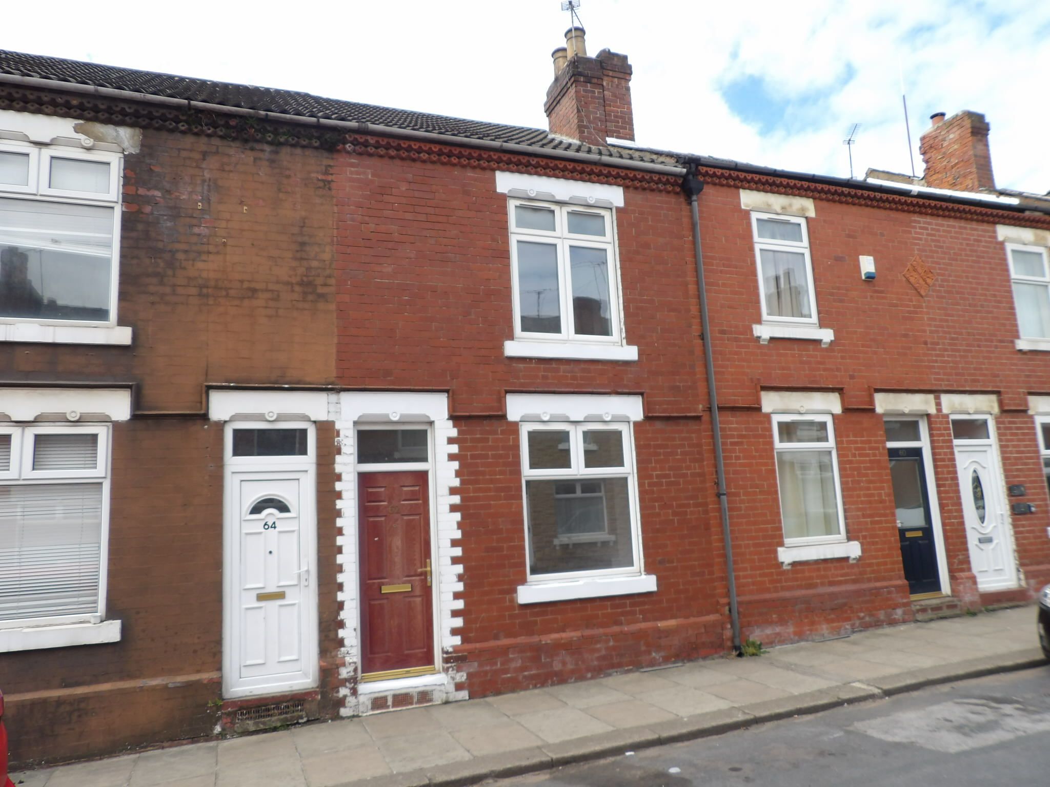 2 bedroom mid terraced house To Let in Doncaster - Property photograph.