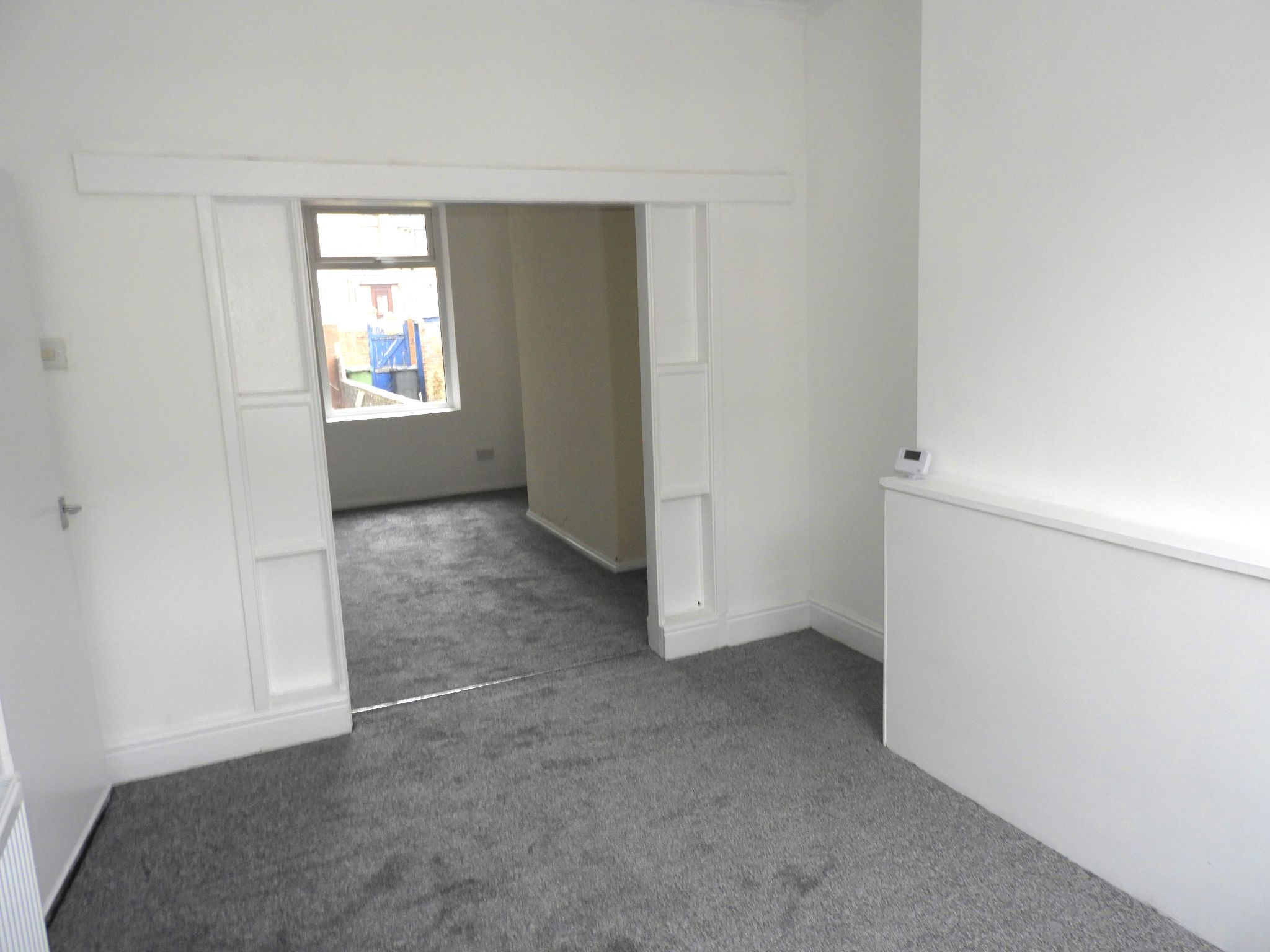 2 bedroom mid terraced house To Let in Doncaster - Property photograph.