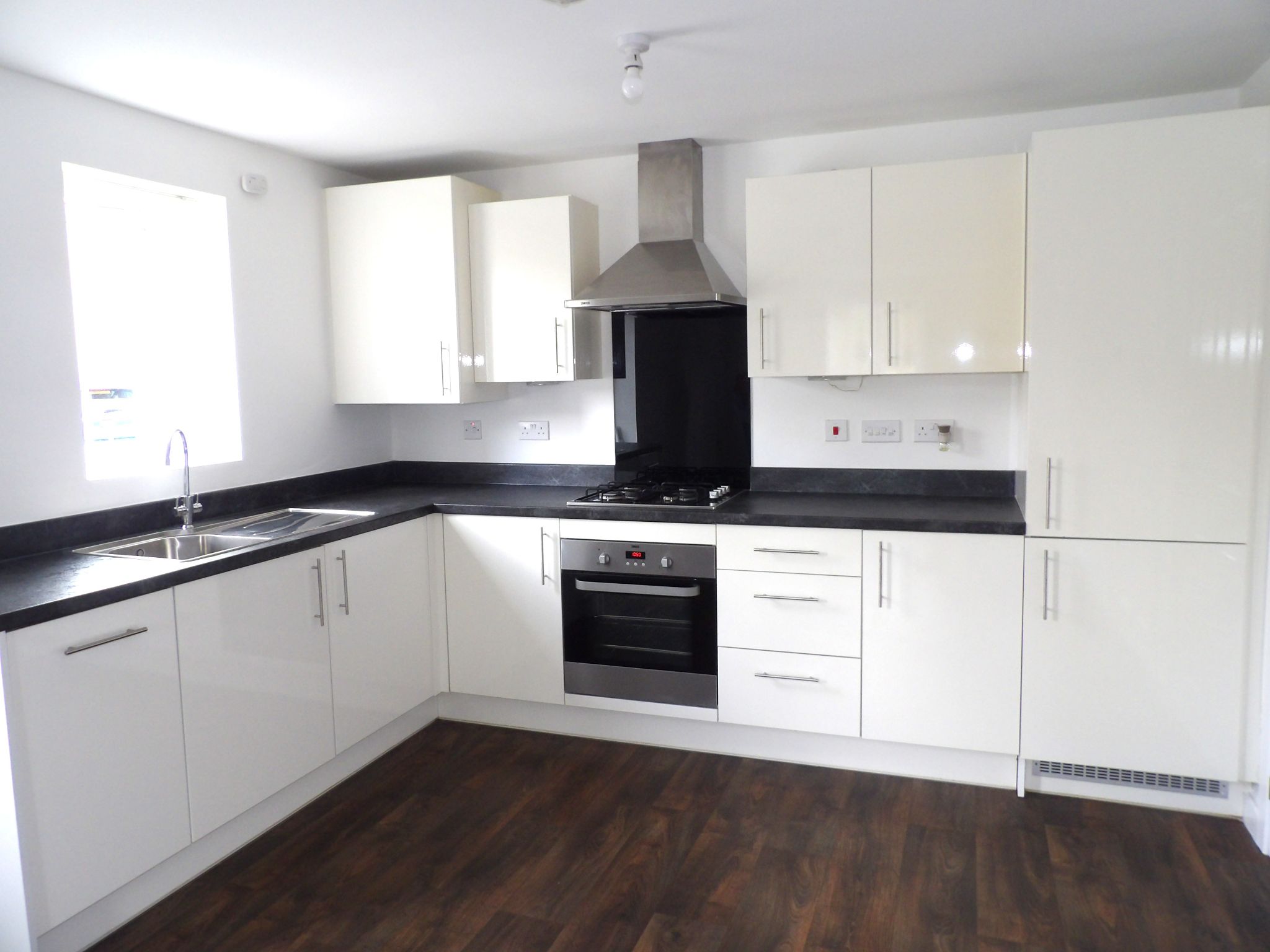 1 bedroom ground floor flat/apartment To Let in Doncaster - Property photograph.