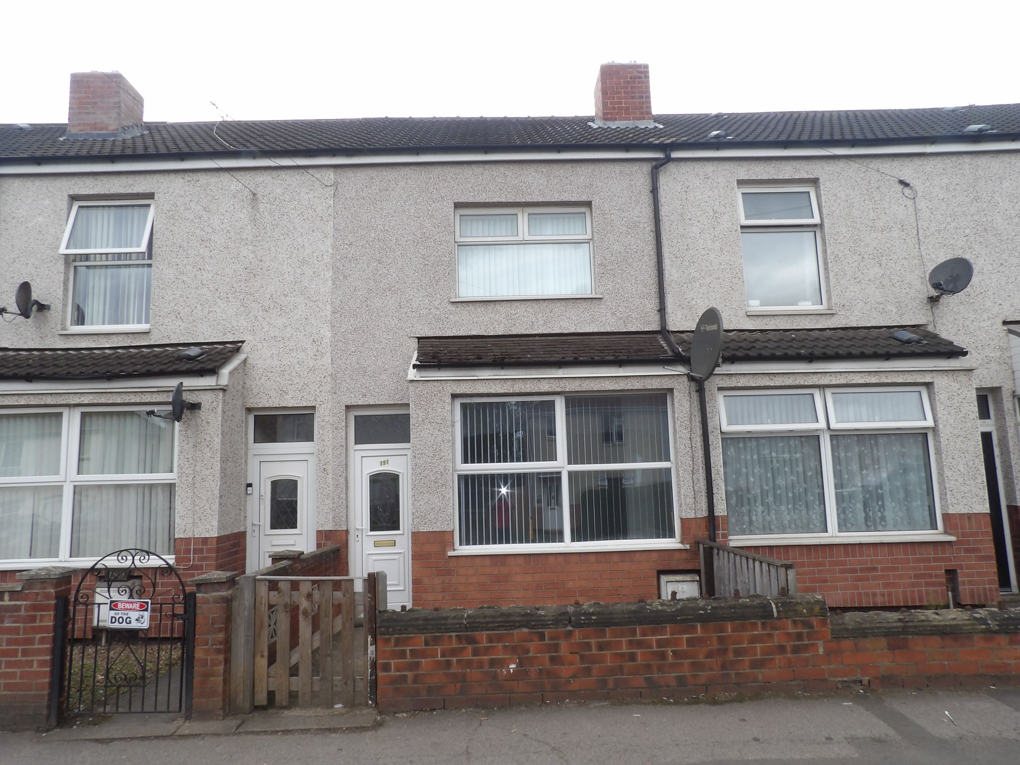 3 bedroom mid terraced house To Let in Doncaster - Photograph 1.