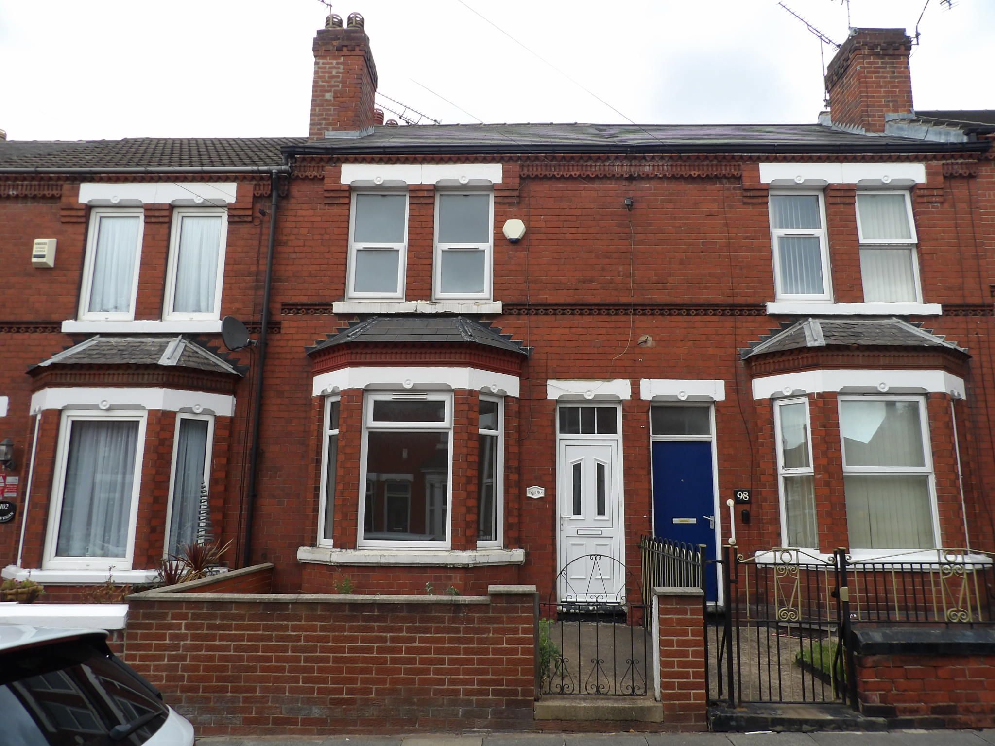 2 bedroom mid terraced house To Let in Doncaster - Photograph 1.