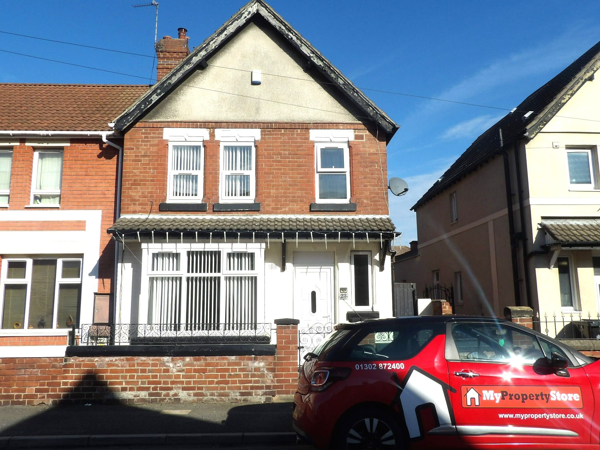 3 bedroom end terraced house Let Agreed in Doncaster - Photograph 1.
