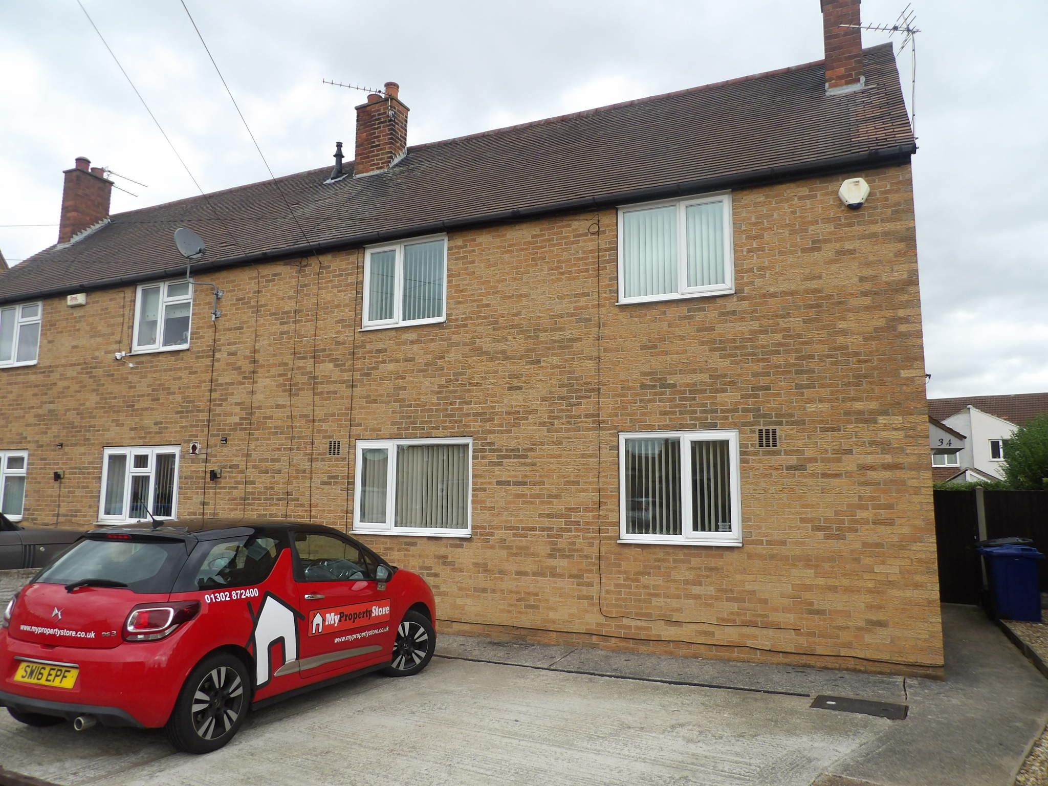 3 bedroom semi-detached house To Let in Doncaster - Photograph 1.