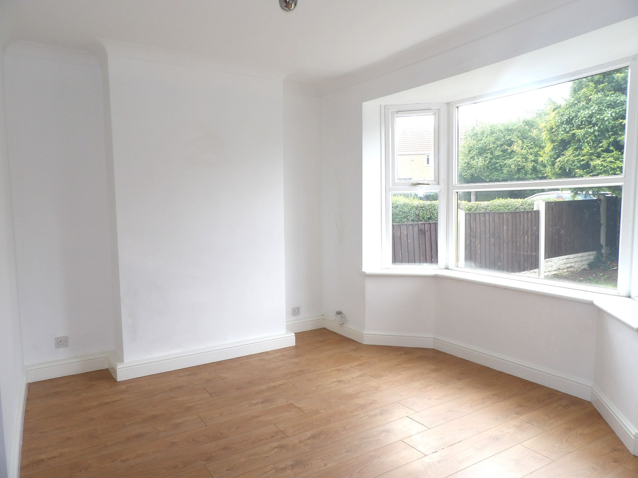 3 bedroom semi-detached house To Let in Doncaster - Property photograph.