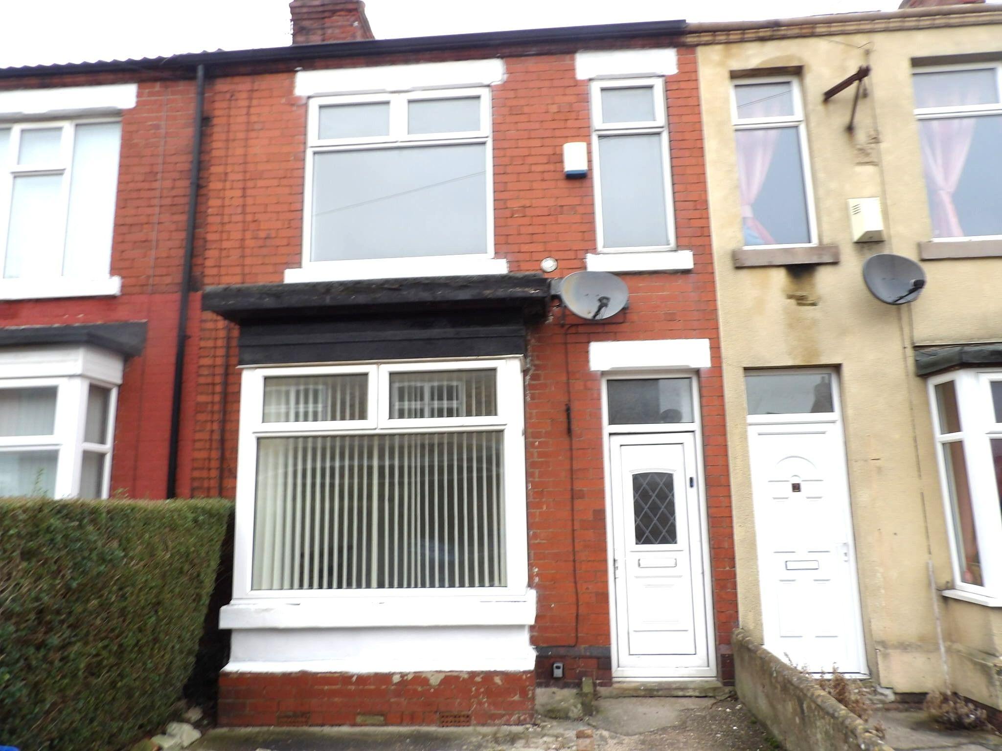 3 bedroom mid terraced house To Let in Doncaster - Photograph 1.