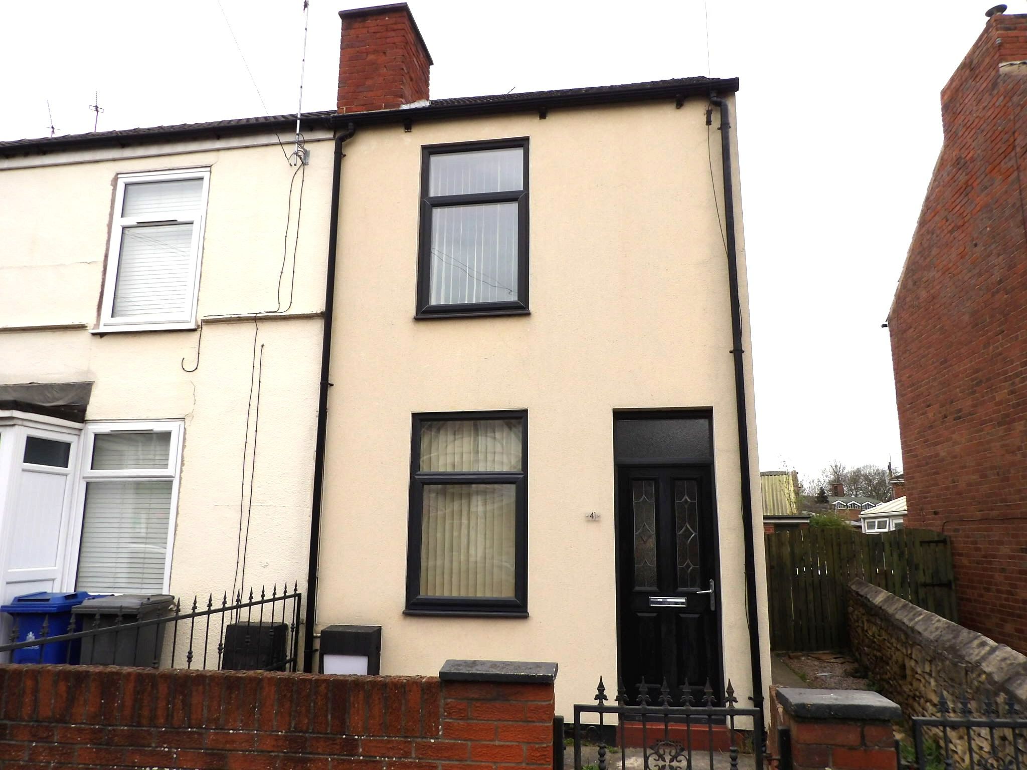 2 bedroom end terraced house To Let in Doncaster - Property photograph.