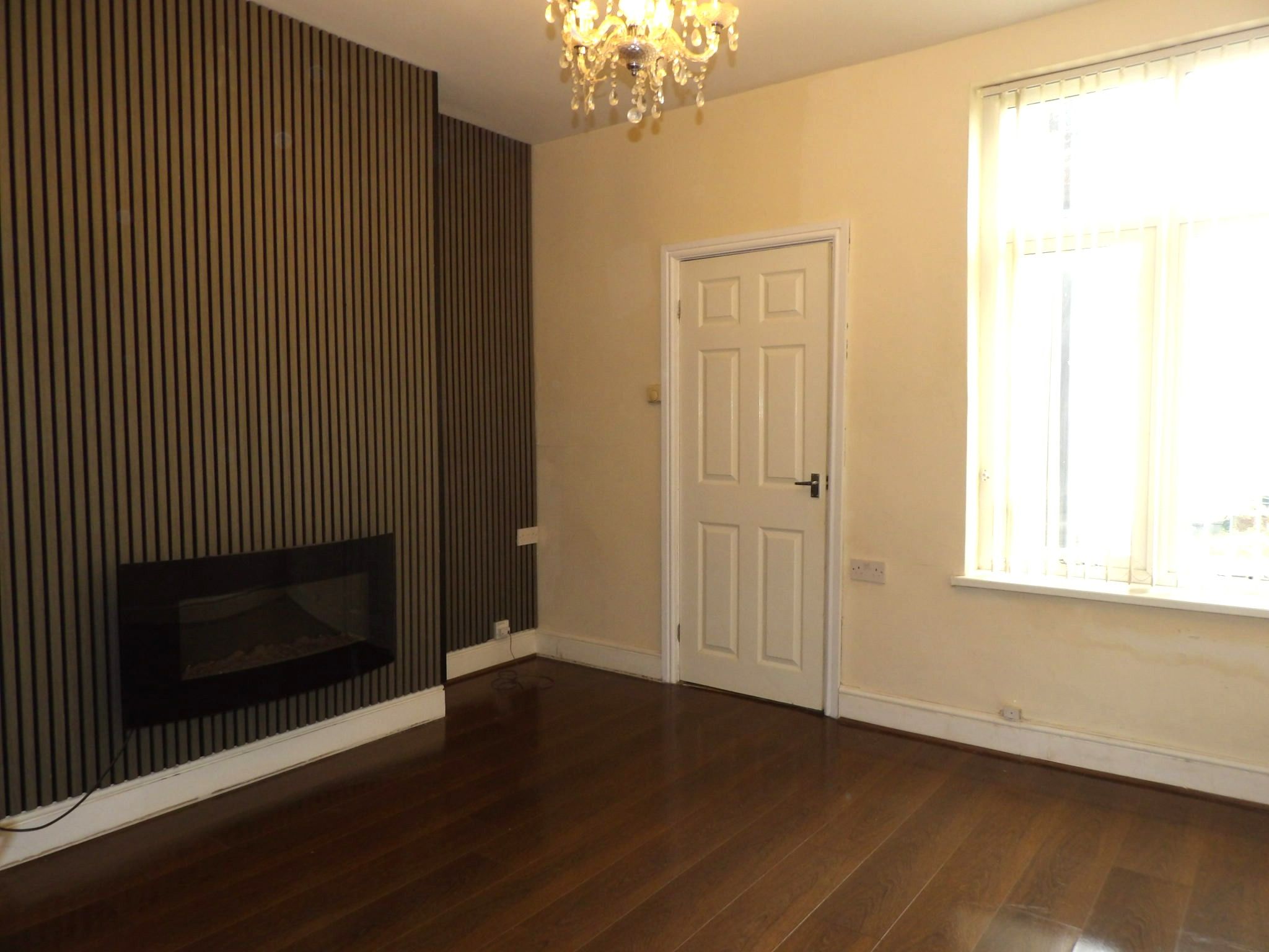 2 bedroom end terraced house To Let in Doncaster - Property photograph.