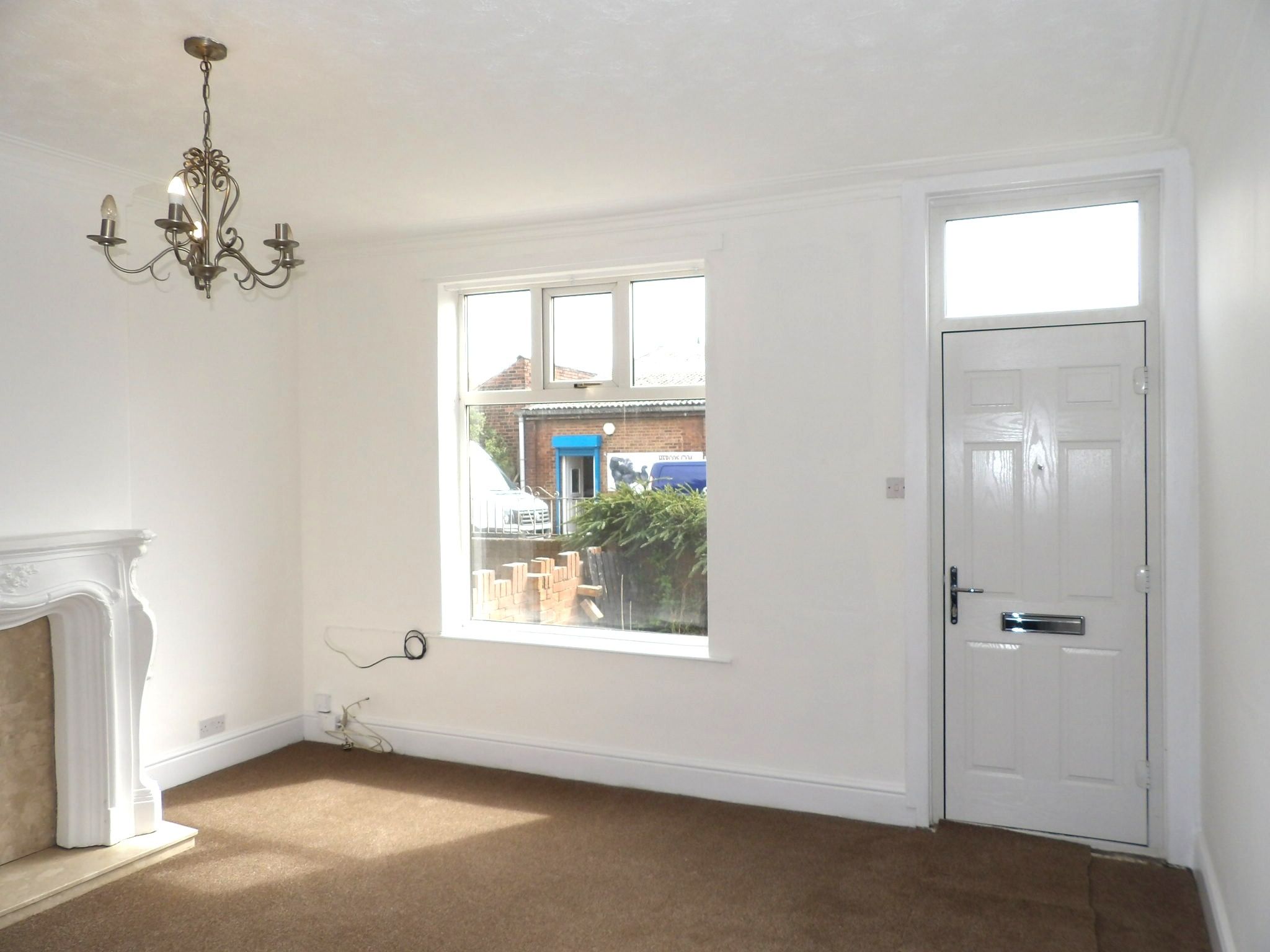 2 bedroom mid terraced house To Let in Doncaster - Property photograph.