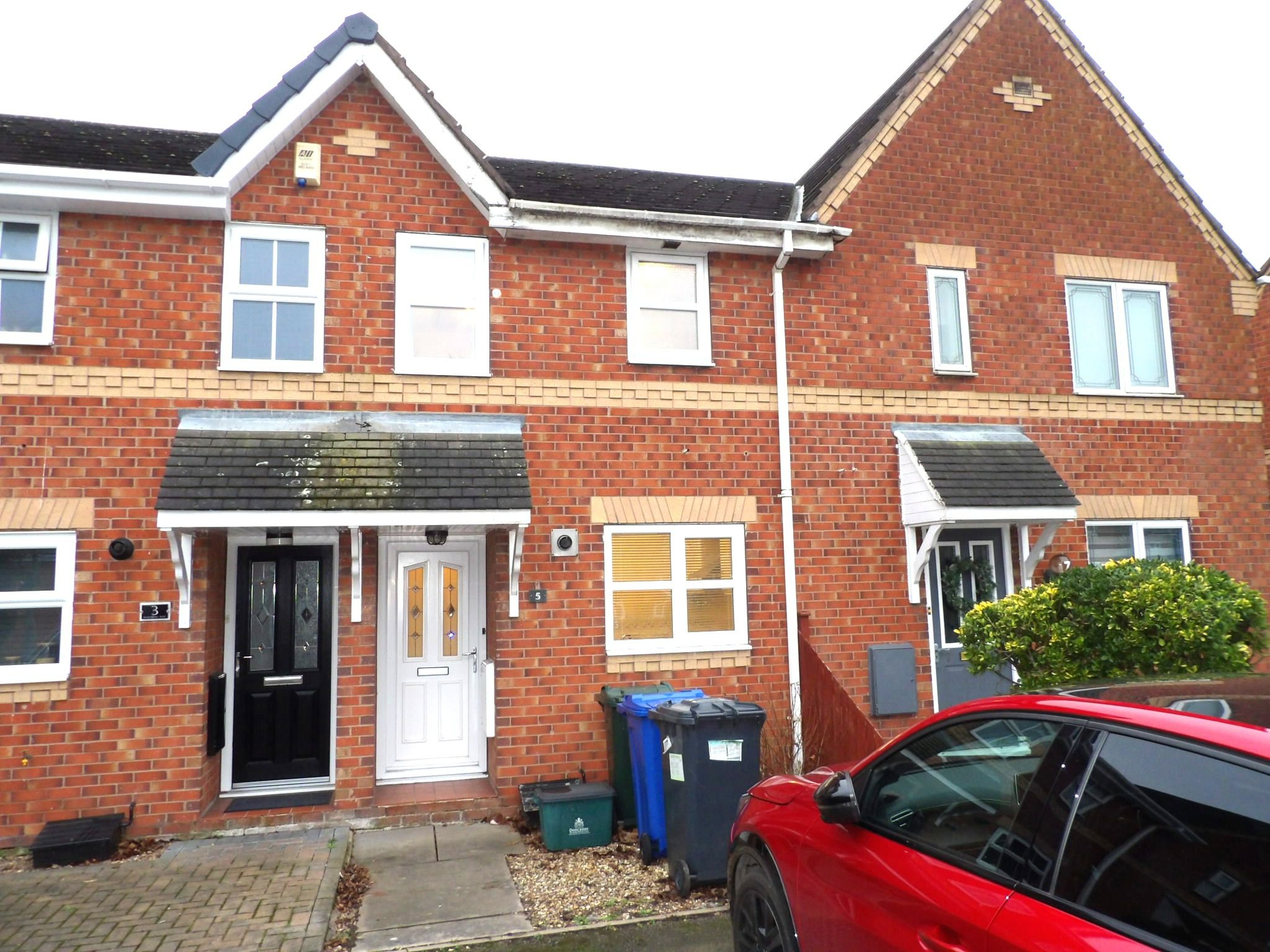 2 bedroom mid terraced house To Let in Doncaster - Photograph 1.