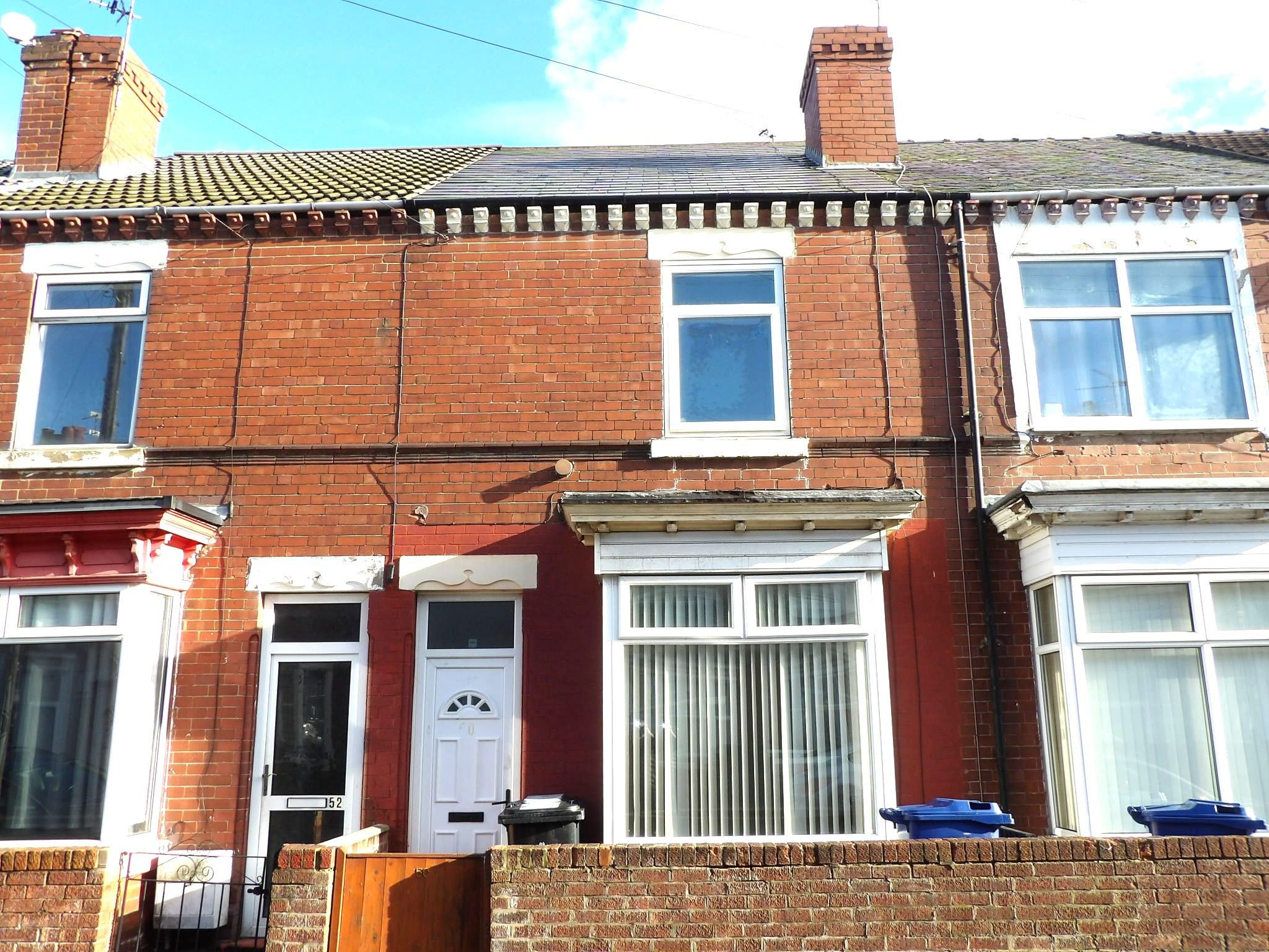 3 bedroom mid terraced house To Let in Doncaster - Property photograph.
