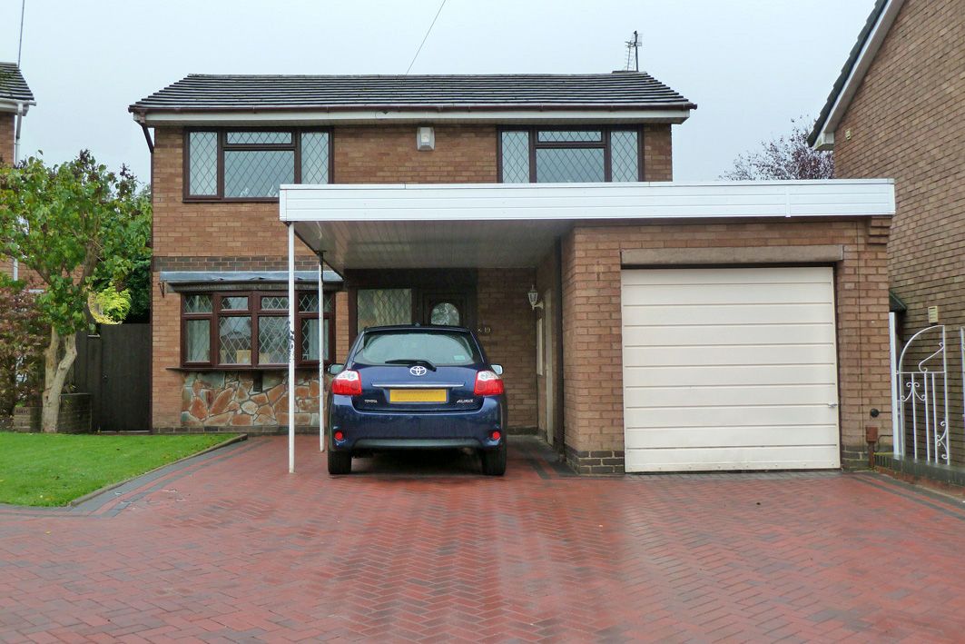 4 Bed Detached House For Sale - Photograph 11