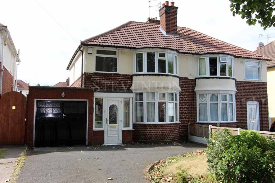 3 Bed Semi-detached House For Sale - Photograph 1
