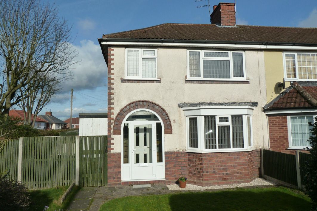 3 Bed Semi-detached House For Sale - Photograph 1