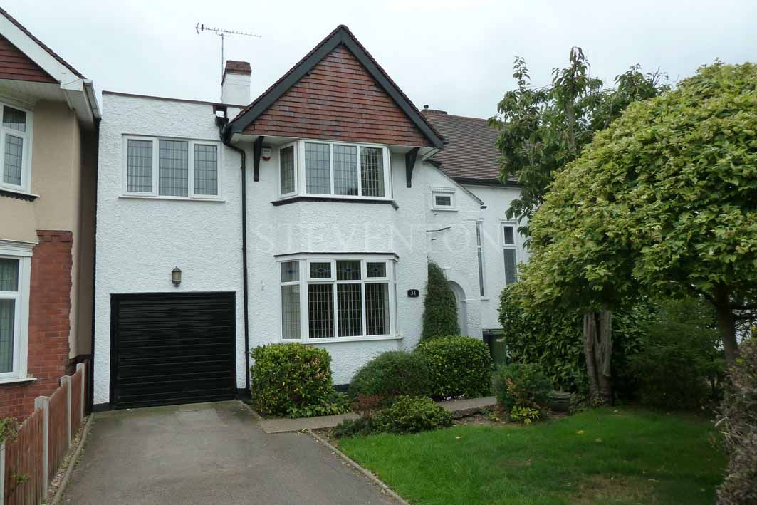 4 Bed Semi-detached House For Sale - Photograph 1