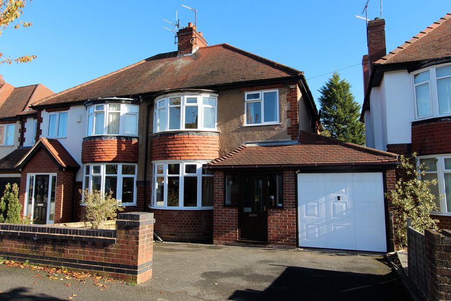3 Bed Semi-detached House For Sale - Photograph 1