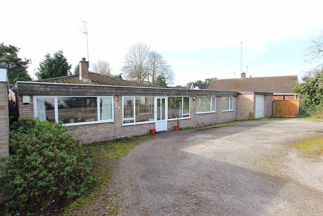 3 Bed Detached Bungalow For Sale - Photograph 1