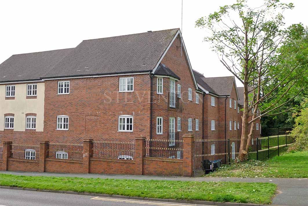 2 Bed Apartment Flat/apartment For Sale - Photograph 1