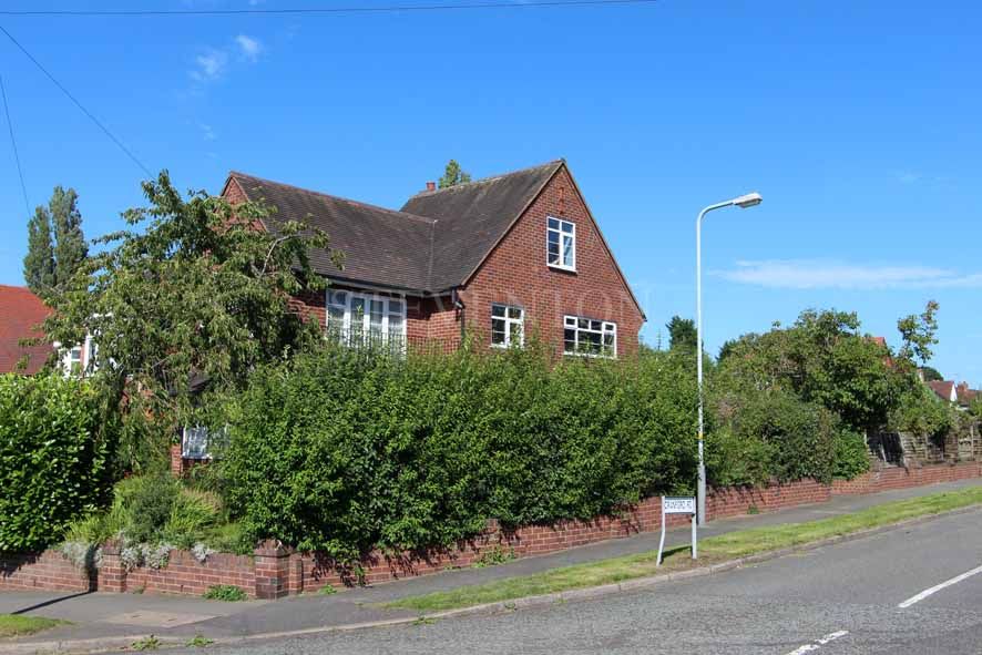 4 Bed Detached House For Sale - Photograph 1