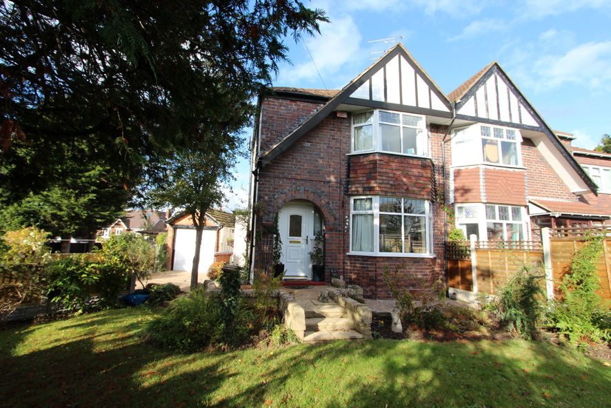 3 Bed Semi-detached House For Sale - Photograph 1