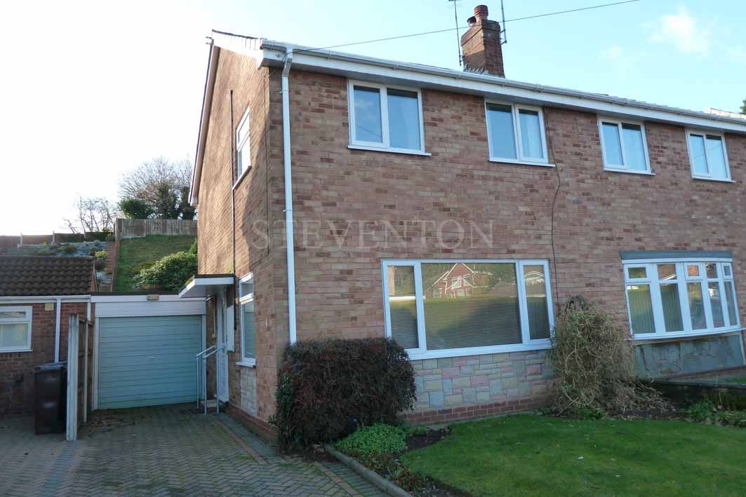 3 Bed Semi-detached House For Sale - Photograph 1