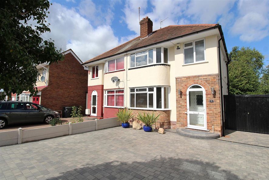 3 Bed Semi-detached House For Sale - Photograph 1