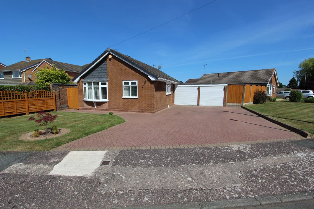 2 Bed Detached Bungalow For Sale - Photograph 1