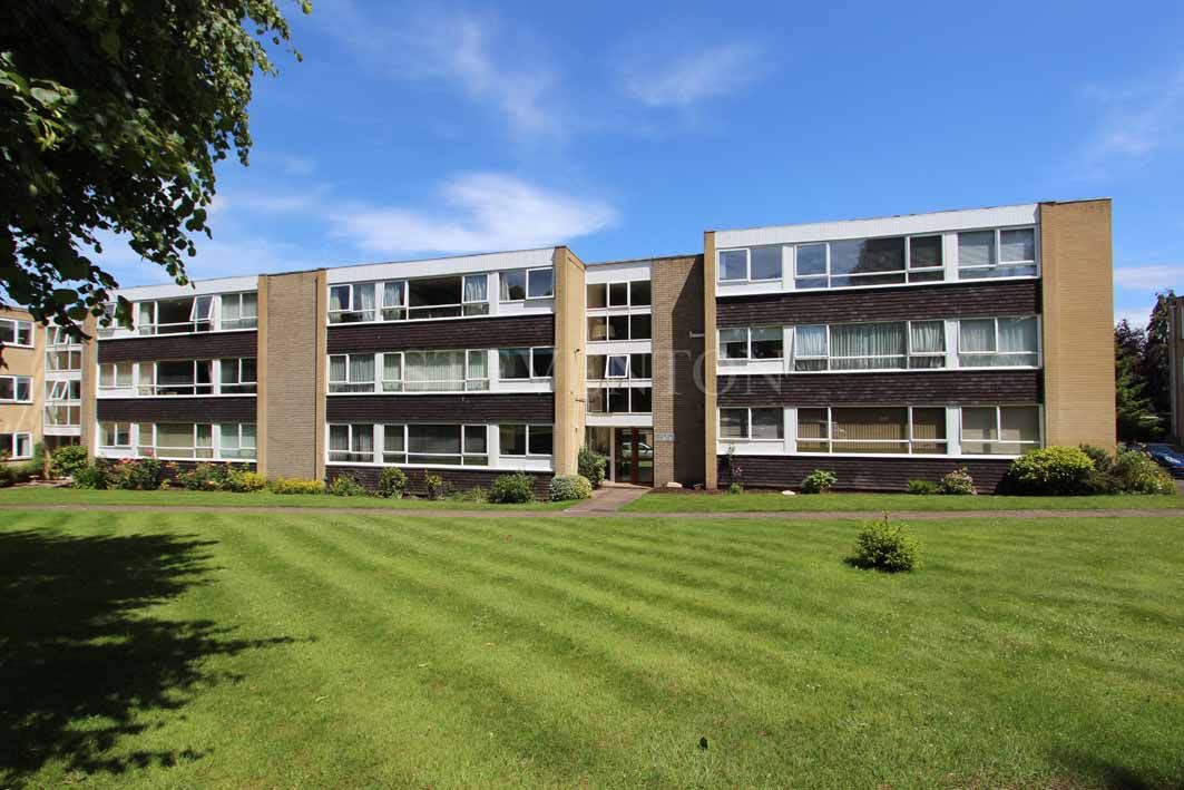 2 Bed Apartment Flat/apartment For Sale - Photograph 1