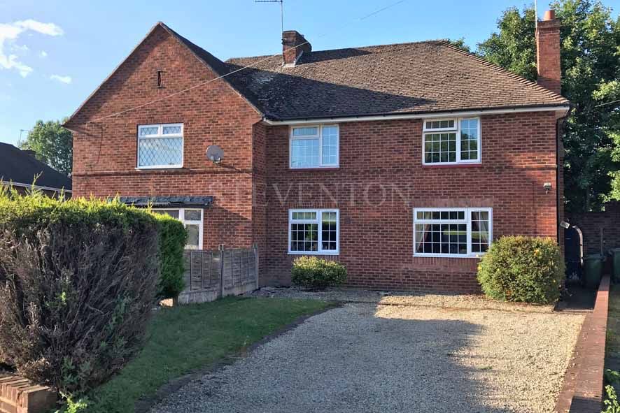 3 Bed Semi-detached House For Sale - Photograph 1