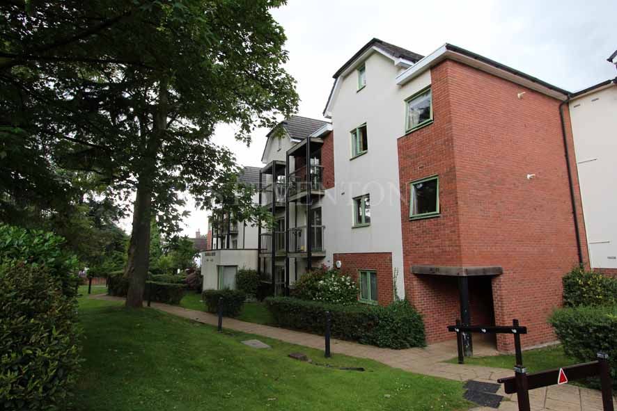 2 Bed Apartment Flat/apartment For Sale - Photograph 1