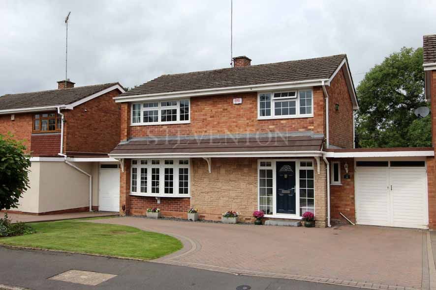 3 Bed Link Detached House For Sale - Photograph 1