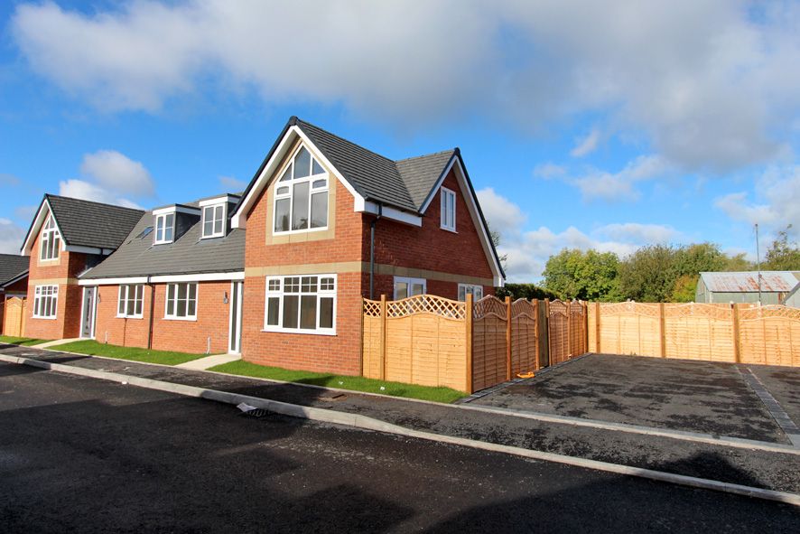 3 Bed Semi-detached Bungalow For Sale - Photograph 1